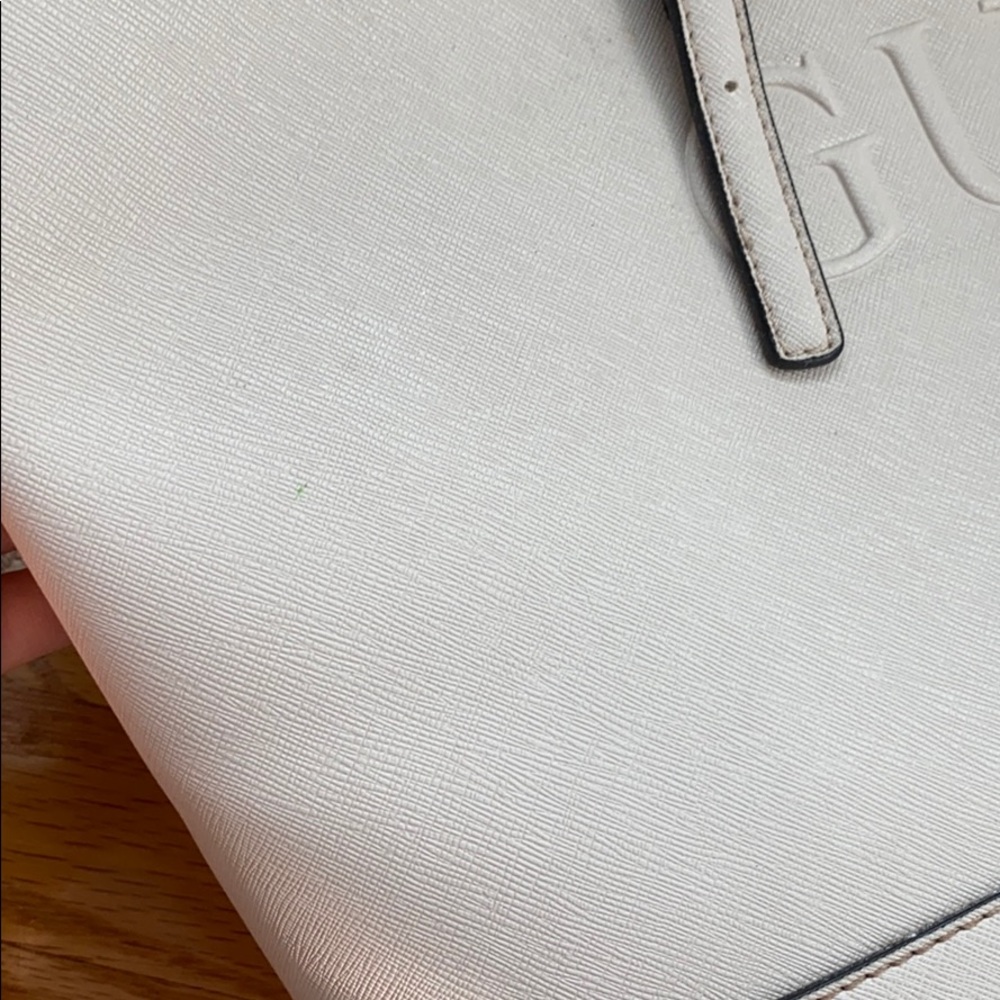 GUESS tote - Picture 7 of 7